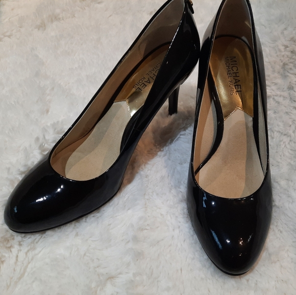 Michael Kors high hell patent shoes in black